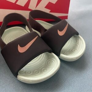 Nike baby sandals size 3
